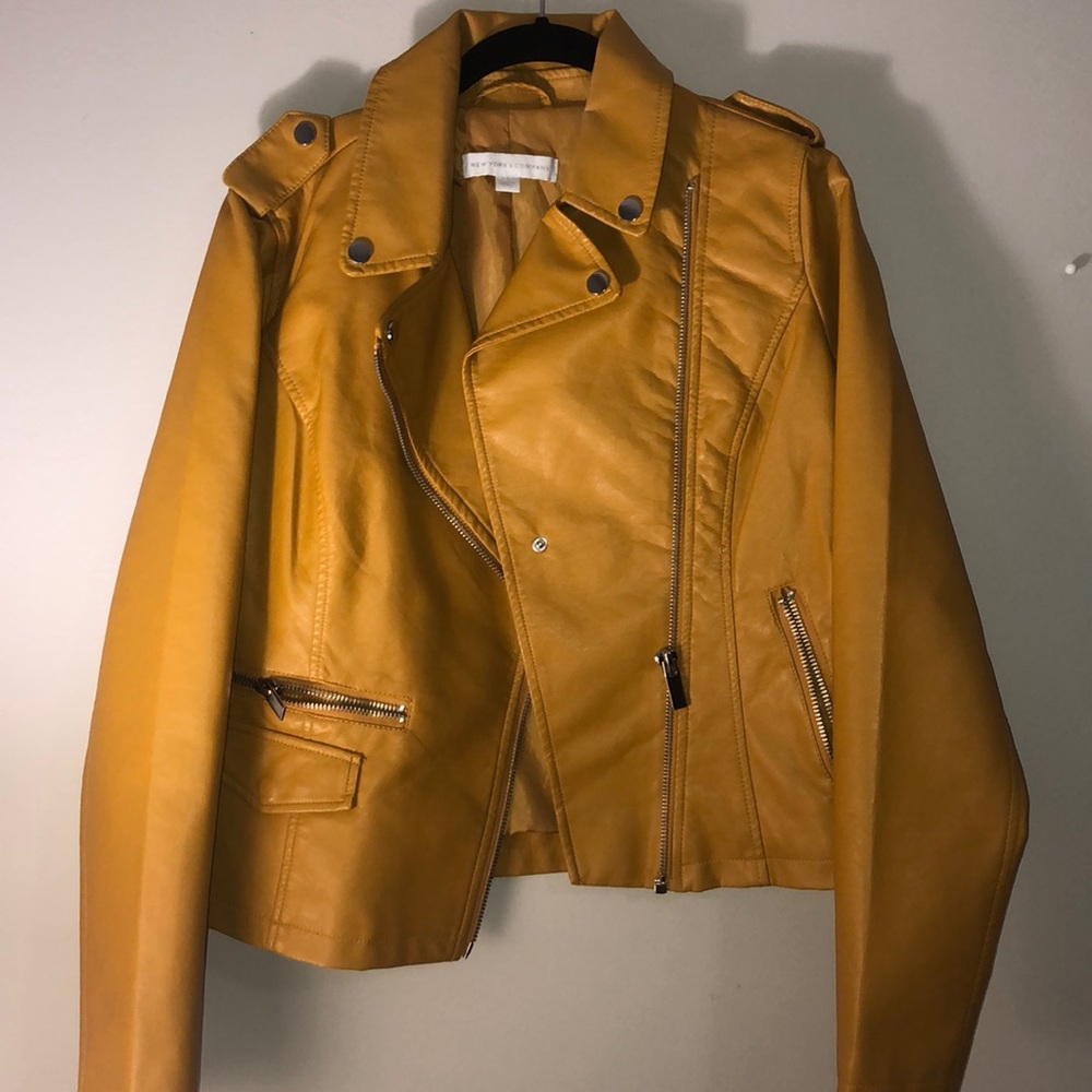 Women’s leather jacket